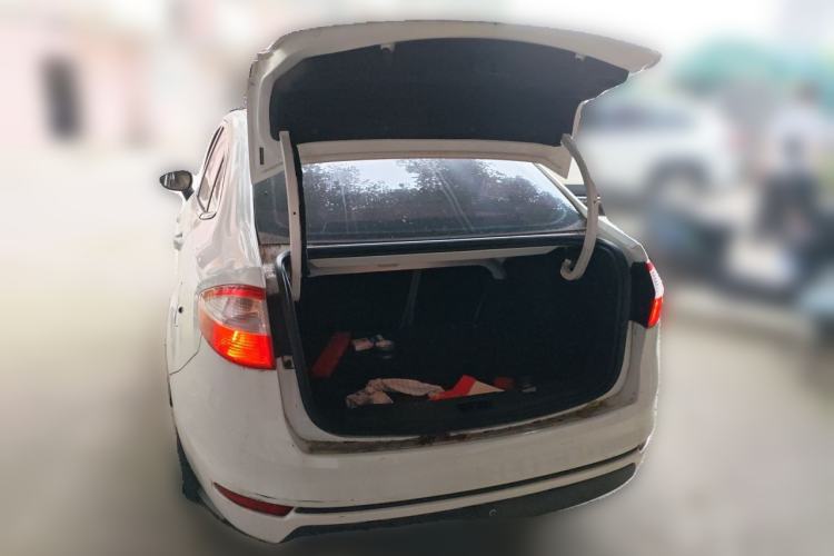 Used Ford Fiesta 2013 Sedan 1.5L Automatic Fashion Edition Trunk