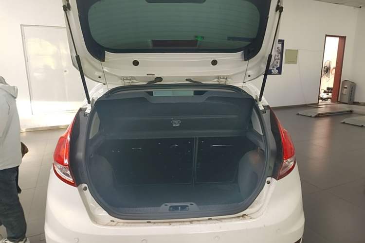 Used Ford Fiesta 2013 Hatchback 1.5L Automatic Fashion Edition Trunk