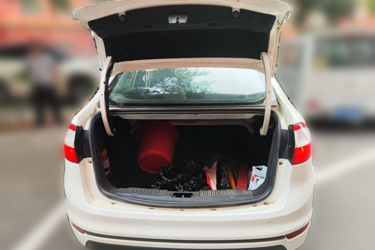 Used Ford Fiesta 2013 Sedan 1.5L Manual Fashion Edition Trunk