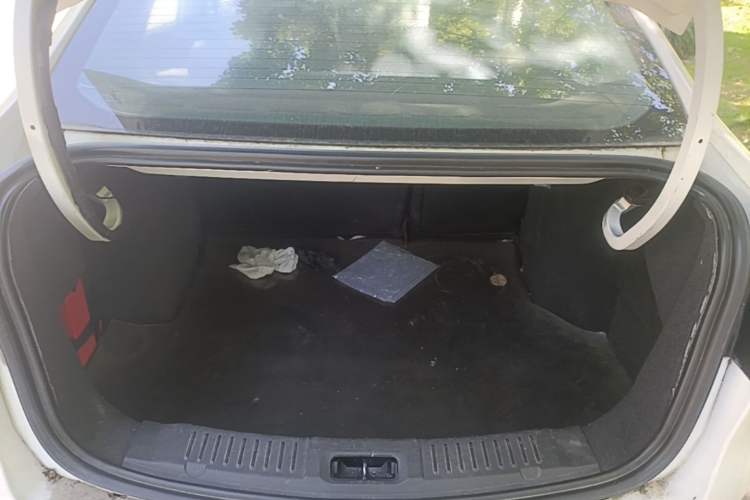 Used Ford Fiesta 2013 Sedan 1.5L Manual Fashion Edition Trunk