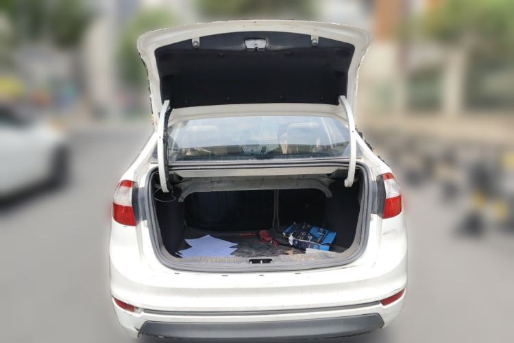 Used Ford Fiesta 2013 Sedan 1.5L Automatic Fashion Edition Trunk