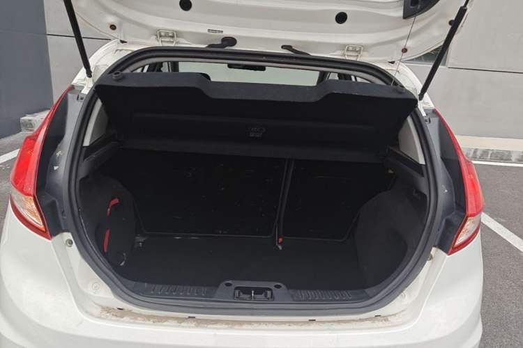 Used Ford Fiesta 2013 Hatchback 1.5L Manual Fashion Edition Trunk