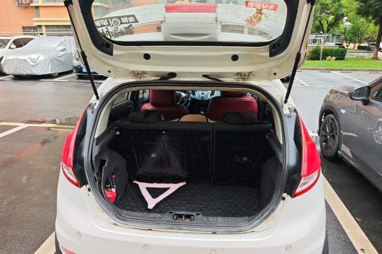 Used Ford Fiesta 2013 Hatchback 1.5L Automatic Fashion Edition Trunk