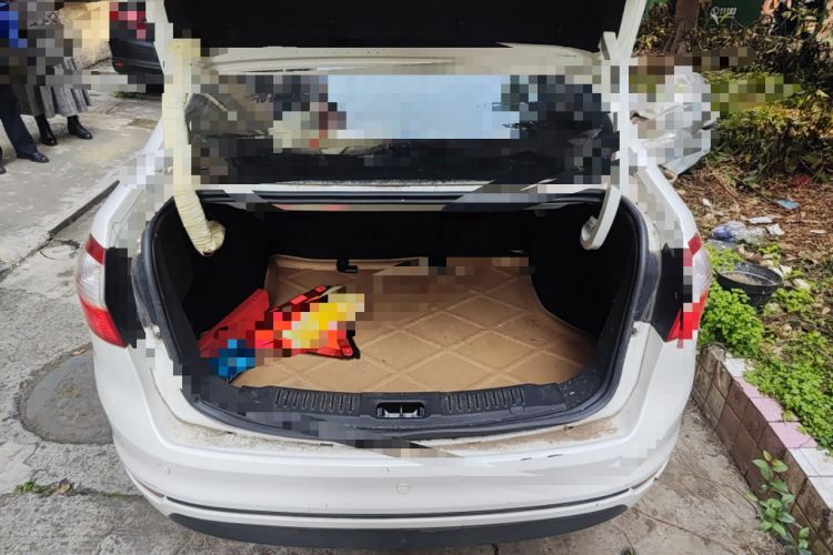 Used Ford Fiesta 2013 Sedan 1.5L Manual Fashion Edition Trunk