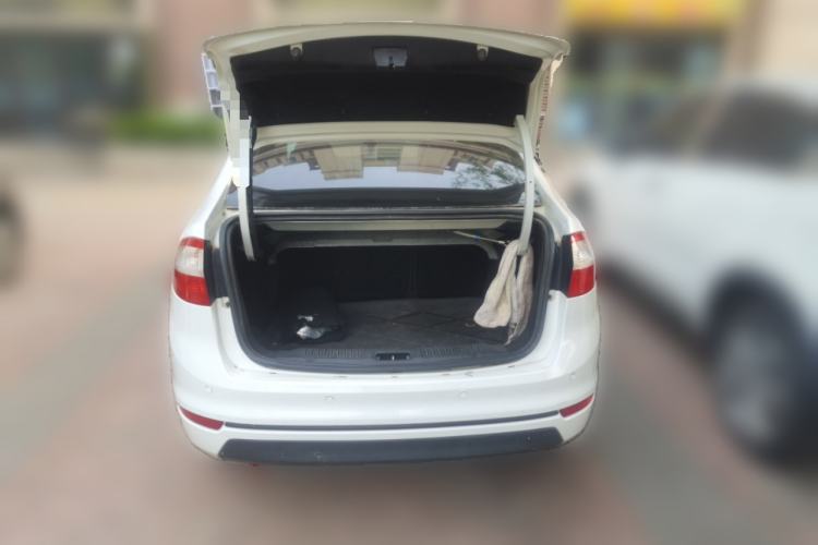 Used Ford Fiesta 2013 Sedan 1.5L Manual Fashion Edition Trunk
