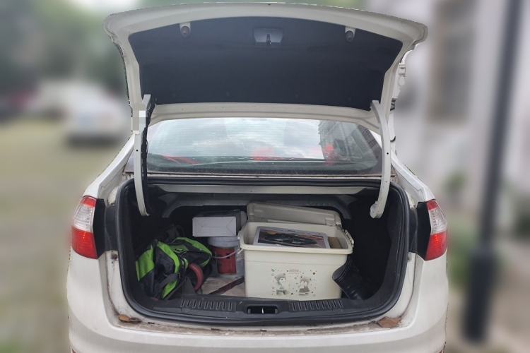 Used Ford Fiesta 2013 Sedan 1.5L Manual Fashion Edition Trunk