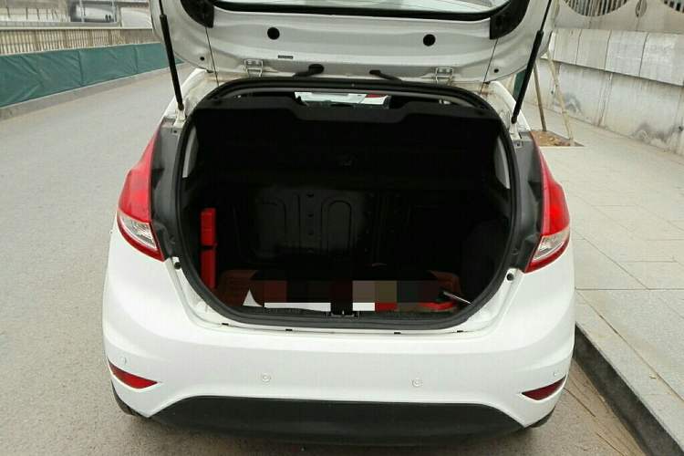 Used Ford Fiesta 2013 Hatchback 1.5L Automatic Fashion Edition Trunk