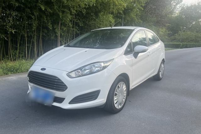 Używany Ford Fiesta 2013 Sedan 1.5L Manual Fashion Edition