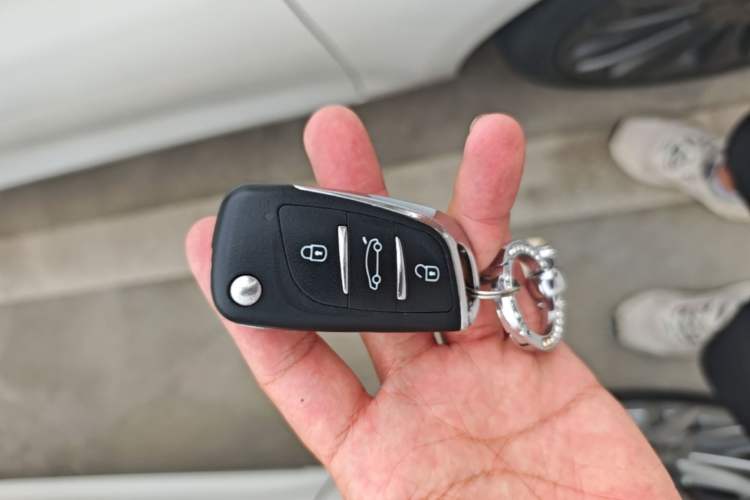 Used Ford Fiesta 2013 Hatchback 1.5L Automatic Fashion Edition Vehicle Key
