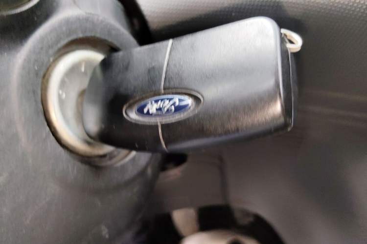 Used Ford Fiesta 2013 Sedan 1.5L Manual Fashion Edition Vehicle Key