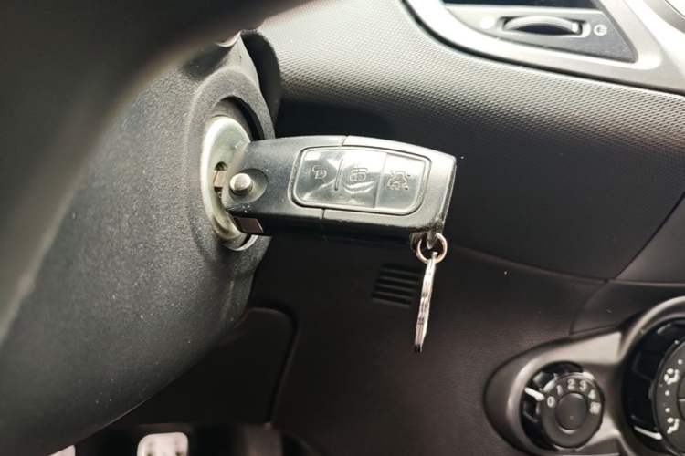 Used Ford Fiesta 2013 Hatchback 1.5L Manual Fashion Edition Vehicle Key