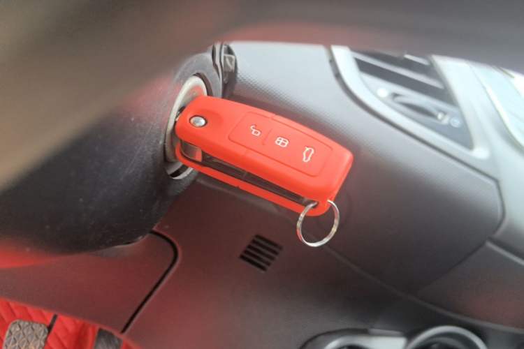 Used Ford Fiesta 2013 Sedan 1.5L Manual Fashion Edition Vehicle Key