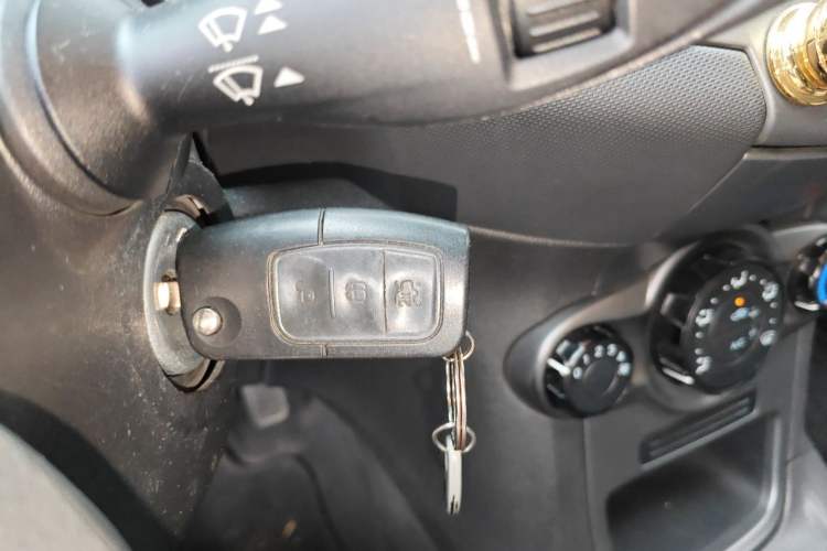 Used Ford Fiesta 2013 Sedan 1.5L Manual Fashion Edition Vehicle Key