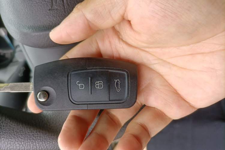 Used Ford Fiesta 2013 Hatchback 1.5L Manual Fashion Edition Vehicle Key