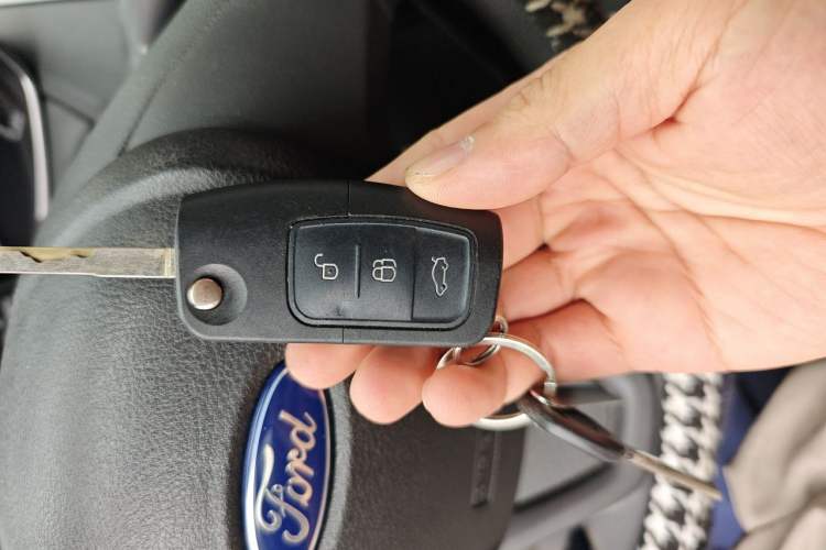 Used Ford Fiesta 2013 Hatchback 1.5L Automatic Fashion Edition Vehicle Key
