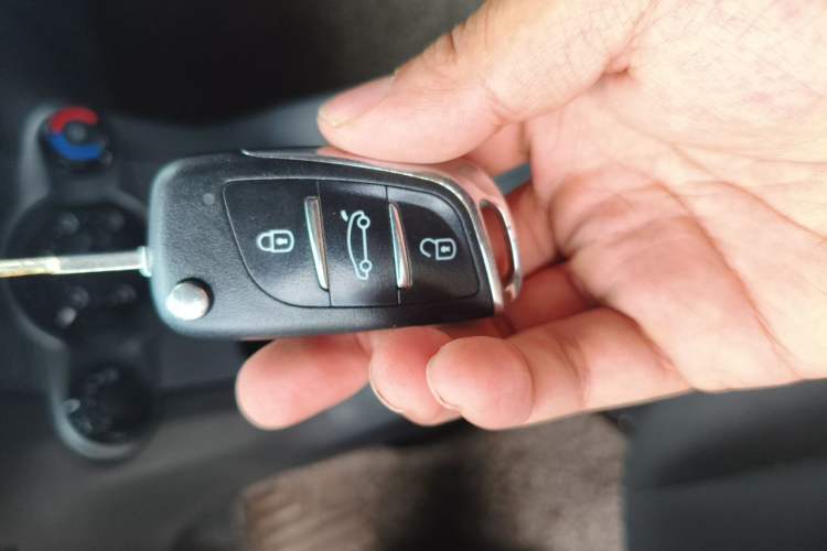 Used Ford Fiesta 2013 Hatchback 1.5L Automatic Fashion Edition Vehicle Key