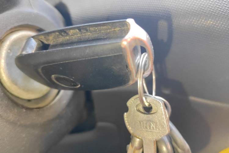 Used Ford Fiesta 2013 Sedan 1.5L Manual Fashion Edition Vehicle Key