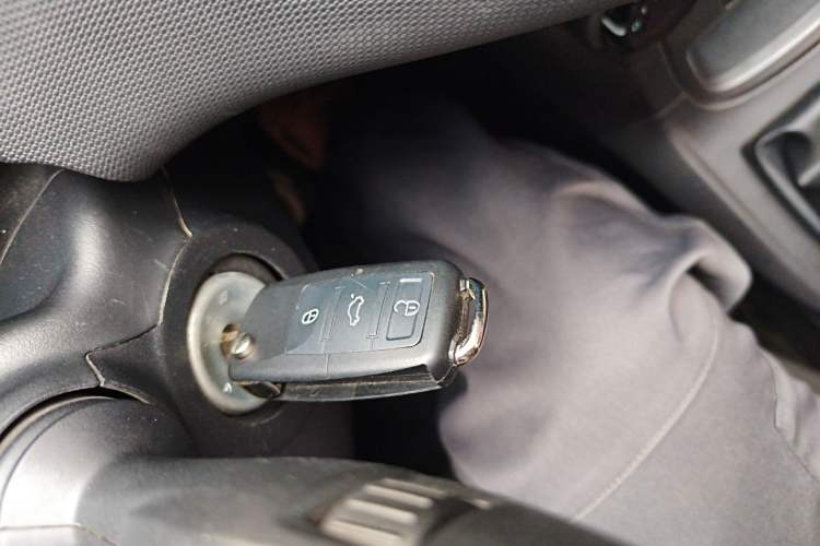 Used Ford Fiesta 2013 Hatchback 1.5L Manual Fashion Edition Vehicle Key