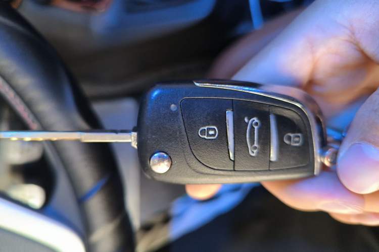 Used Ford Fiesta 2013 Hatchback 1.5L Manual Fashion Edition Vehicle Key
