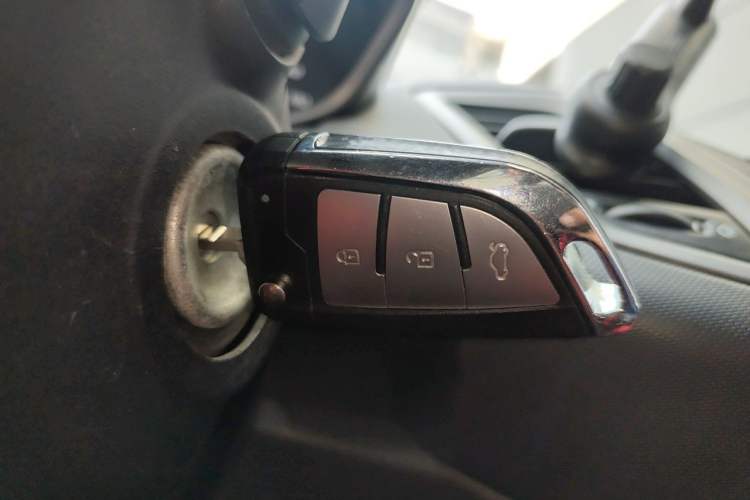 Used Ford Fiesta 2013 Hatchback 1.5L Manual Fashion Edition Vehicle Key