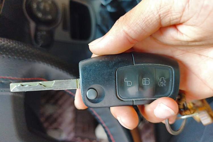 Used Ford Fiesta 2013 Hatchback 1.5L Manual Fashion Edition Vehicle Key