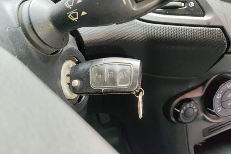 Used Ford Fiesta 2013 Sedan 1.5L Manual Fashion Edition Vehicle Key