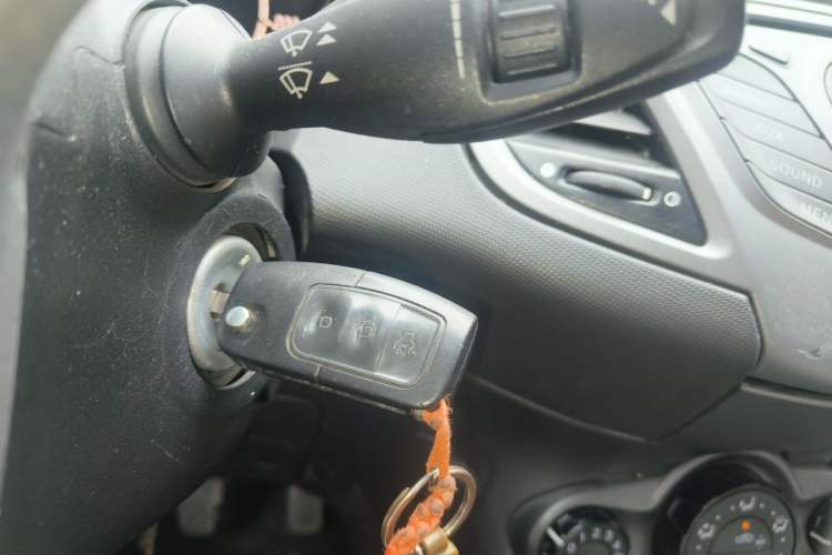 Used Ford Fiesta 2013 Sedan 1.5L Manual Fashion Edition Vehicle Key