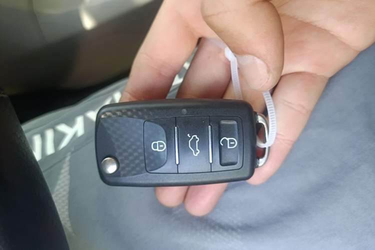 Used Ford Fiesta 2013 Sedan 1.5L Manual Fashion Edition Vehicle Key