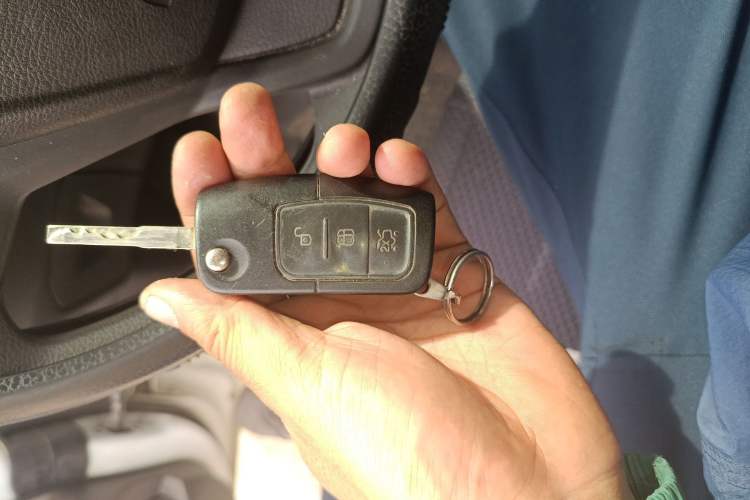 Used Ford Fiesta 2013 Hatchback 1.5L Manual Fashion Edition Vehicle Key