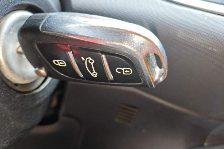 Used Ford Fiesta 2013 Hatchback 1.5L Automatic Fashion Edition Vehicle Key