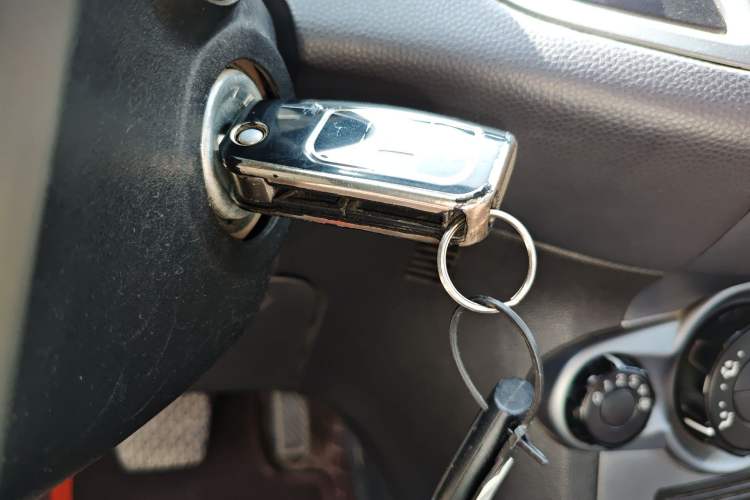 Used Ford Fiesta 2013 Hatchback 1.5L Automatic Fashion Edition Vehicle Key