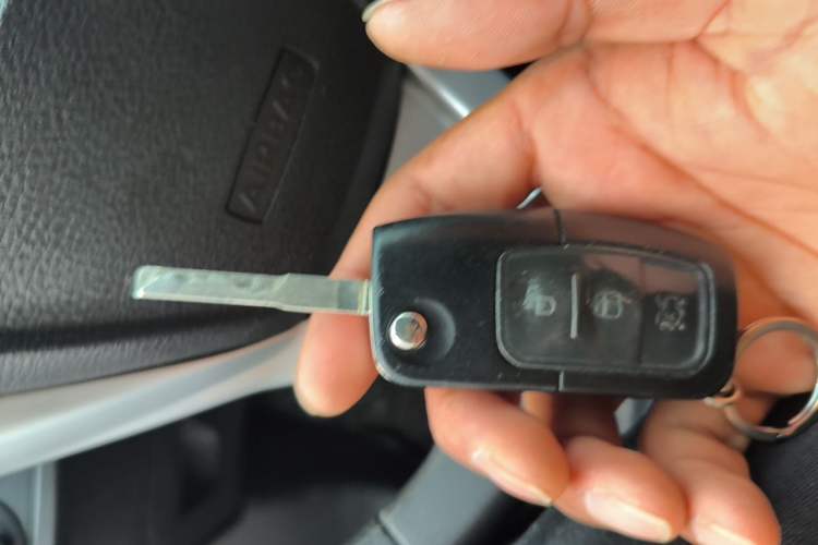 Used Ford Fiesta 2013 Hatchback 1.5L Manual Fashion Edition Vehicle Key