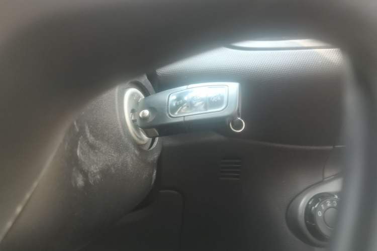 Used Ford Fiesta 2013 Sedan 1.5L Manual Fashion Edition Vehicle Key