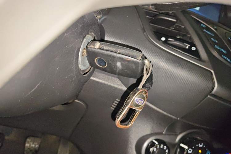Used Ford Fiesta 2013 Sedan 1.5L Manual Fashion Edition Vehicle Key