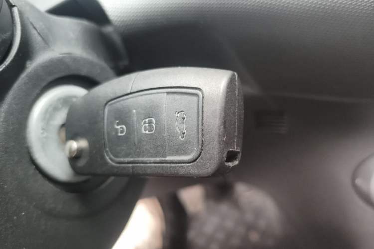 Used Ford Fiesta 2013 Hatchback 1.5L Manual Fashion Edition Vehicle Key