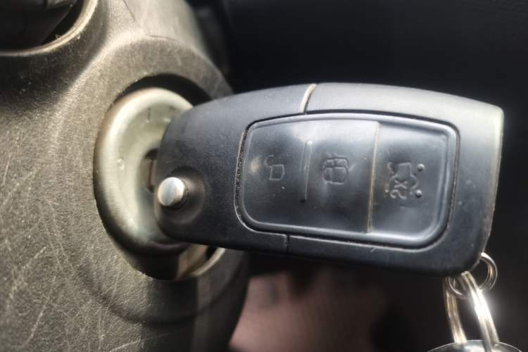 Used Ford Fiesta 2013 Sedan 1.5L Manual Fashion Edition Vehicle Key