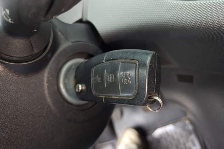 Used Ford Fiesta 2013 Sedan 1.5L Manual Fashion Edition Vehicle Key