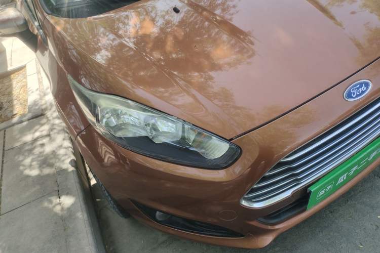 Used Ford Fiesta 2013 Hatchback 1.5L Manual Fashion Edition Right Front Headlight