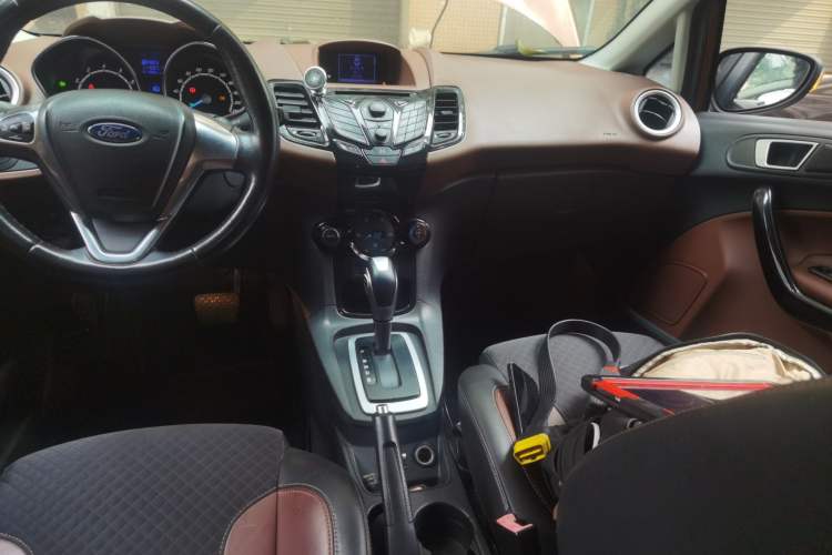 Used Ford Fiesta 2014 Hatchback 1.0 GTDi Automatic Dynamic Model Audio And AC Panel