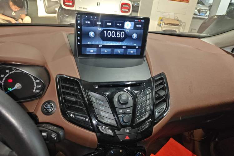 Used Ford Fiesta 2014 Hatchback 1.0 GTDi Automatic Dynamic Model Audio And AC Panel