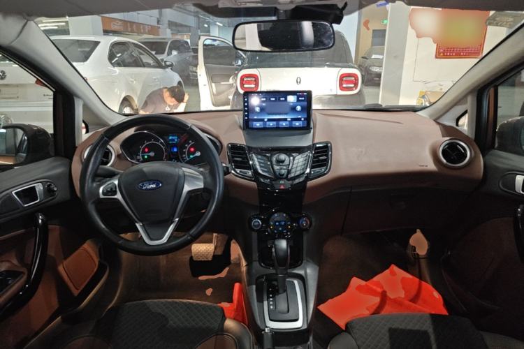 Used Ford Fiesta 2014 Hatchback 1.0 GTDi Automatic Dynamic Model Center Console