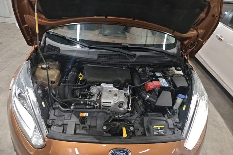 Used Ford Fiesta 2014 Hatchback 1.0 GTDi Automatic Dynamic Model Engine Bay