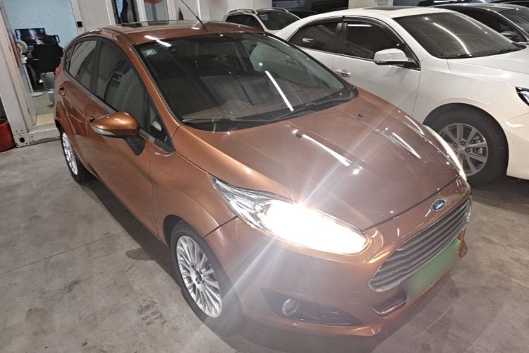 Used Ford Fiesta 2014 Hatchback 1.0 GTDi Automatic Dynamic Model Front Right 45 Deg