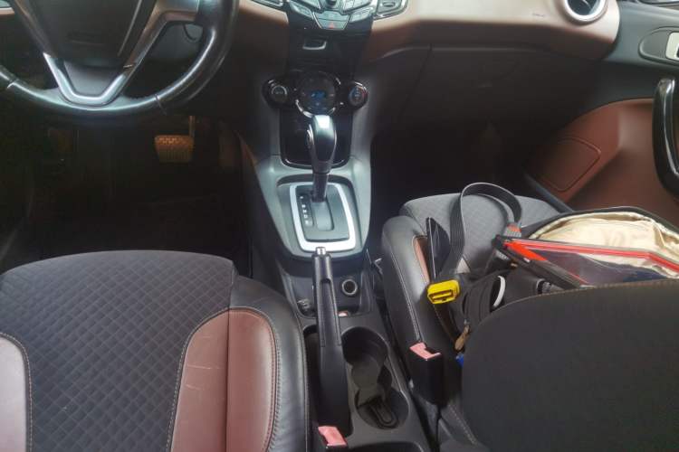 Used Ford Fiesta 2014 Hatchback 1.0 GTDi Automatic Dynamic Model Gear Lever