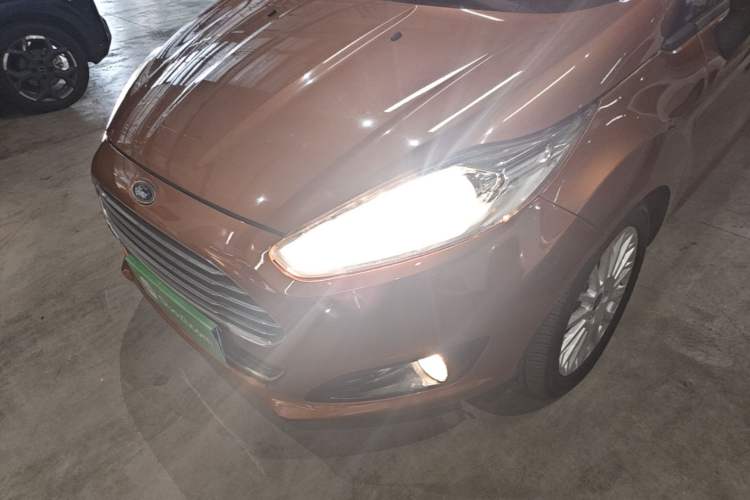 Used Ford Fiesta 2014 Hatchback 1.0 GTDi Automatic Dynamic Model Left Front Headlight