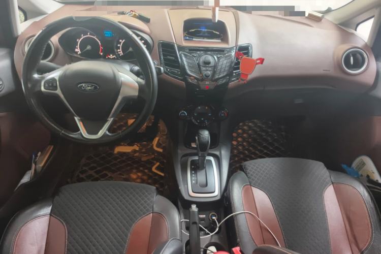 Used Ford Fiesta 2014 Hatchback 1.0 GTDi Automatic Dynamic Model Center Console