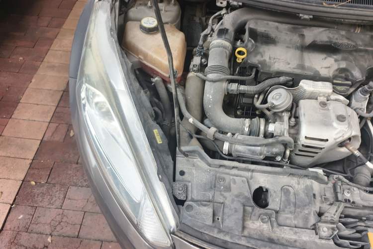 Used Ford Fiesta 2014 Hatchback 1.0 GTDi Automatic Dynamic Model Engine Bay Right