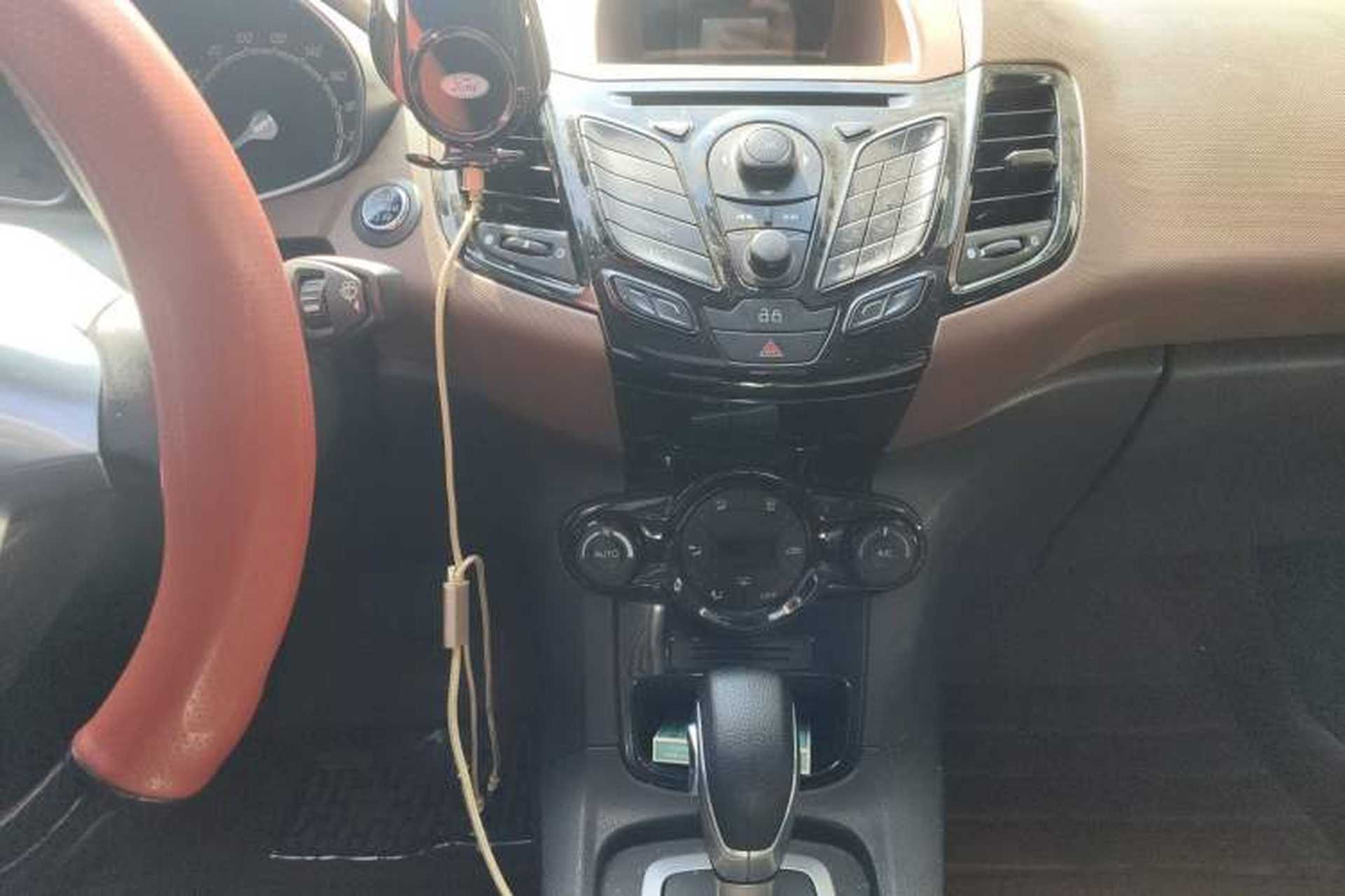 Used Ford Fiesta 2014 Hatchback 1.0 GTDi Automatic Dynamic Model Audio And AC Panel