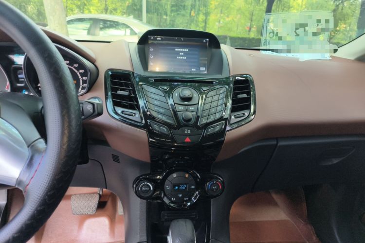Used Ford Fiesta 2014 Hatchback 1.0 GTDi Automatic Dynamic Model Audio And AC Panel