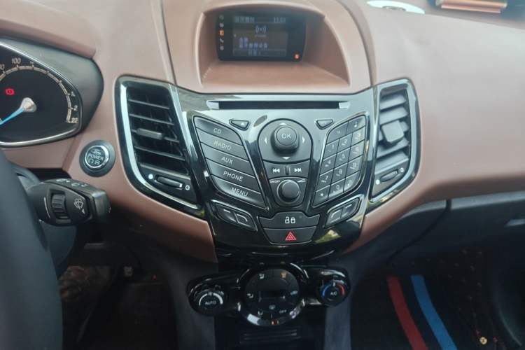 Used Ford Fiesta 2014 Hatchback 1.0 GTDi Automatic Dynamic Model Audio And AC Panel